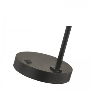 مصباح مكتب Hampton Inn Hotel مع مفتاح Rocker على/off ومنافذ مريحة في غرفة ضيوف الفندق