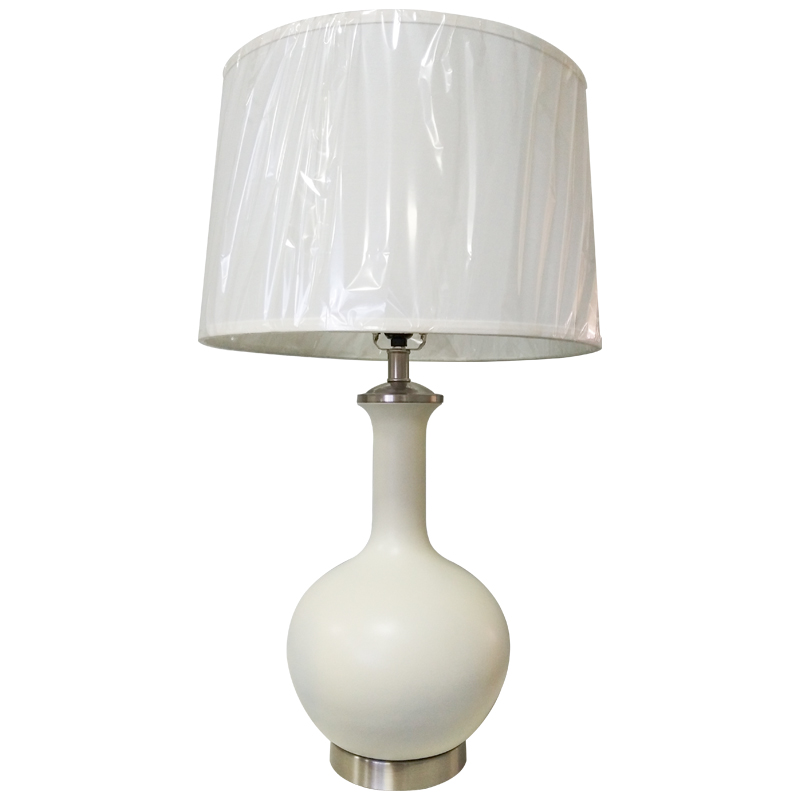 Homewood Suites Hotel Resin Table Lamp مع جسم راتنج العاج في Hotel Guestroom