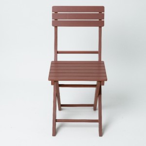 كرسي التخييم البلاستيكي HDPE لصيد الأسماك بجانب المسبح على الشاطئ