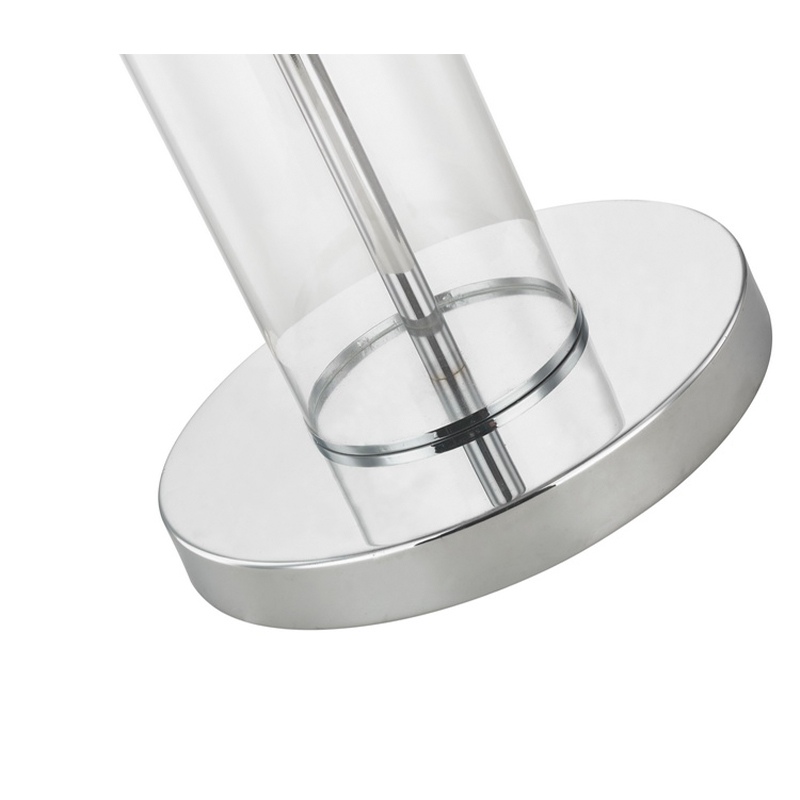 مصباح أرضي للفندق المعدني مع الانتهاء من الكروم المصقول في أريكة بجانبها في غرفة الضيوف