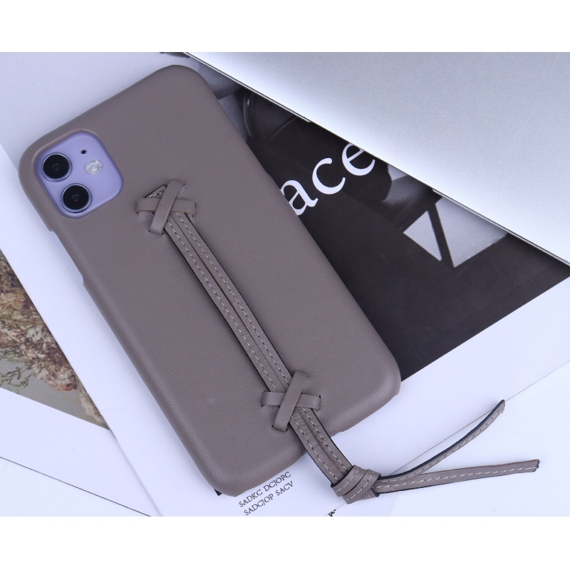 تتميز علبة هاتف Apple iPhone 15 الجديدة ذات اللون الأصلي الأصلي البسيط بحالة حمل جلدية كاملة وحالة هاتف مكافحة الالتفاف 360 درجة كاملة