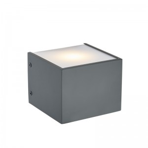 مصباح جدار فندق Hospitality مع الانتهاء من الرمادي المسطح المطلي و LED متكامل في الداخل في غرفة الضيوف النموذجية في الفندق