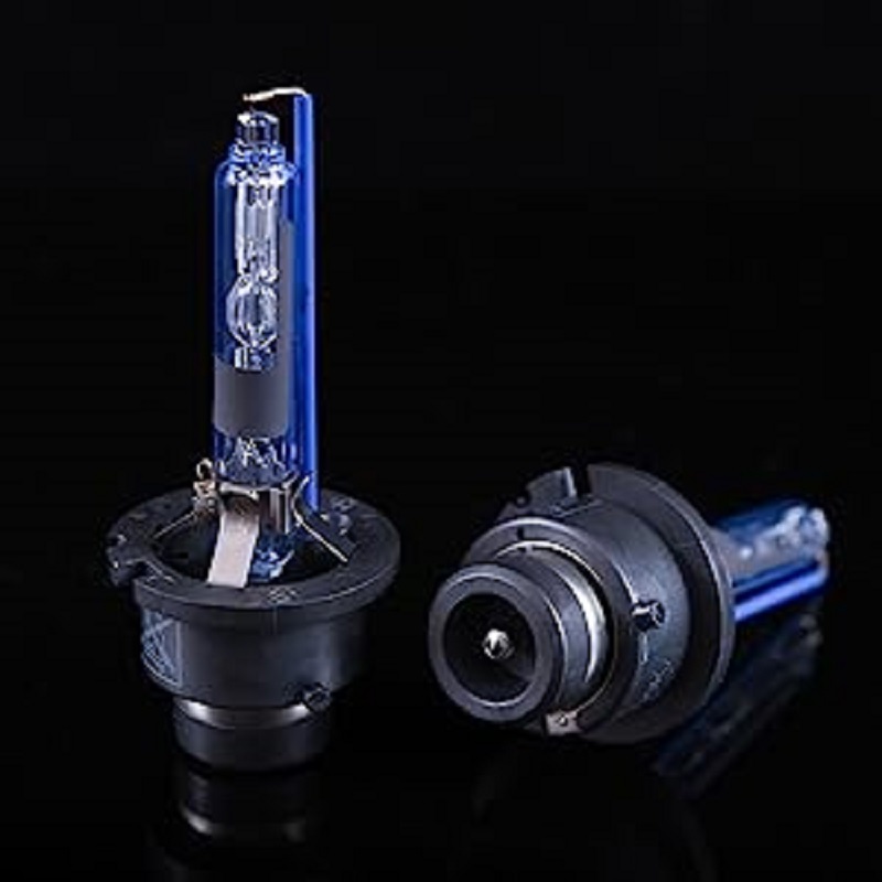 تعزيز السلامة على الطرق: أهمية المصابيح الأمامية للسيارات العالية اللمعان