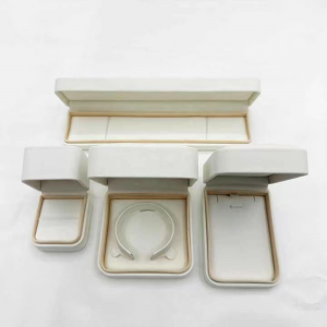 مخصصة من الجلد الفاخر سوار القلادة أقراط حلقة مربع مربع التغليف مربع المجوهرات