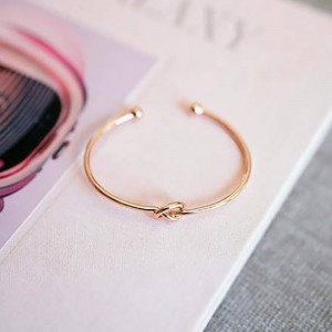 4K Gold Plated Forever Love Knot Infinity Bangle Bangle للنساء سوار سوار الذهب القابل للتعديل للنساء الذهب الأنيق-سوار الكفة المفتوح المطلي مع تصميم عقدة -...