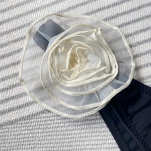 2025 New European and American Hot Girl Bikini مع ثلاثة - الزهور الأبعاد. يعبر - الحدود الأفضل - بيع مثير اثنين - قطعة السباحة مع سروال مثلث 8863 السعر:$79.99