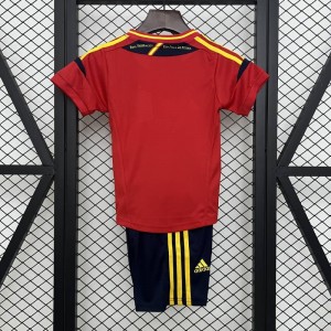 أطفال إسبانيا 2012 حجم المنزل: 16-28