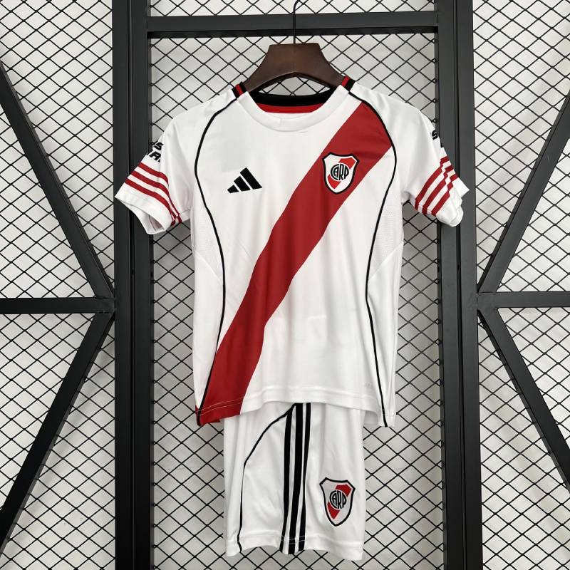 25/26 Kids River Plate Size: 16-28
