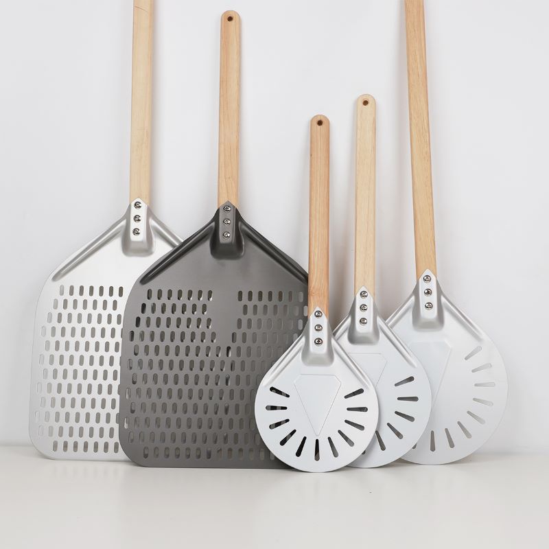 1670567769.jpg Rectange Square and round Aluminium pizza peel pizza spatula pizza shovel pizza spinner Perforated pizza peel.jpg